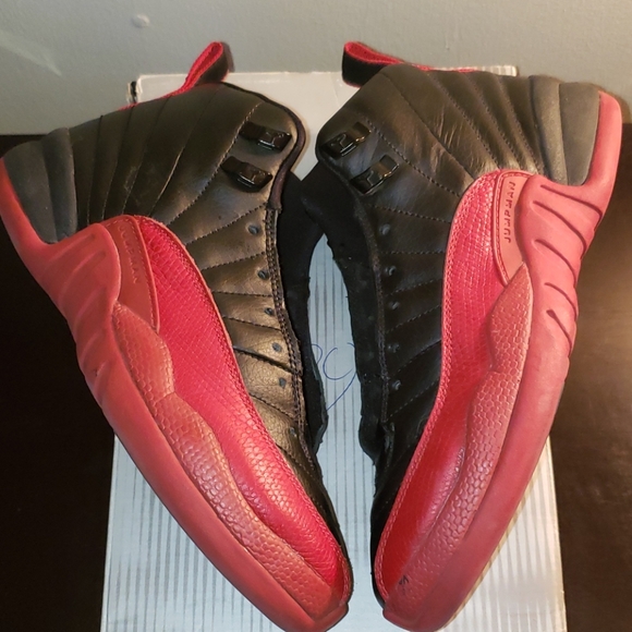 Air Jordan 12 Retro - Picture 2 of 7